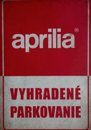 Retro tabuľka – Aprilia Vyhradené parkovanie